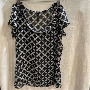 Ladies black and white top.